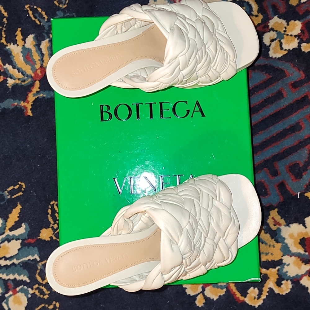 Bottega Veneta Board Leather platform mules